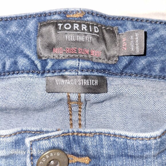 Torrid Womens Mid-Rise Slim Bootcut Vintage Stretch Jeans Size 20R Blue Denim - Picture 2 of 12